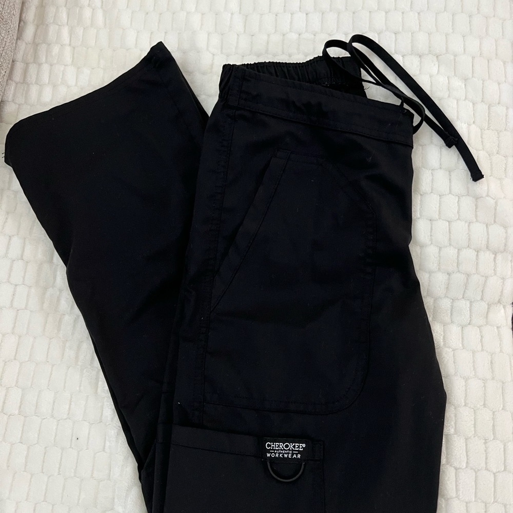 Bundle 3 Scrubs - image 6